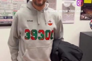 融入球隊文化！余嘉豪隨西乙球隊埃斯特拉男籃出席活動