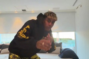 恢復(fù)單身狀態(tài)的亞馬爾，又成了精神小伙