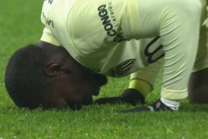 昔日王者歸來！32歲博格巴復(fù)出比賽結(jié)束跪地祈禱！