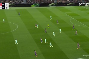 踢球還是踢人？！桑賽特兇狠踢倒費爾明，VAR介入將其直紅罰下