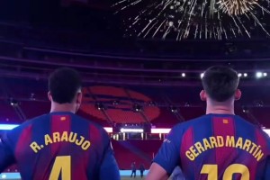 太美了！巴薩回歸諾坎普首戰(zhàn)告捷，賽后球員與球迷欣賞美煙花秀