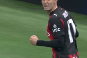 細(xì)節(jié)拉滿！美國(guó)隊(duì)長(zhǎng)進(jìn)球后，邁尼昂雙手指天