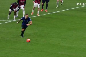 門神！帕夫禁區(qū)踩圖拉姆送點(diǎn)！恰爾汗奧盧主罰被邁尼昂神勇?lián)涑觯? >
                                        </div>
                                    </div>
                                                                        <div   id=