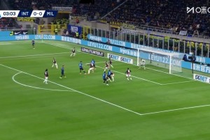 驚險(xiǎn)！圖拉姆對(duì)抗中甩頭攻門！邁尼昂神勇?lián)涑觯? >
                                        </div>
                                    </div>
                                                                        <div   id=