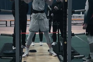 休賽期真的有練！王哲林體測輕松完成100KG深蹲測試