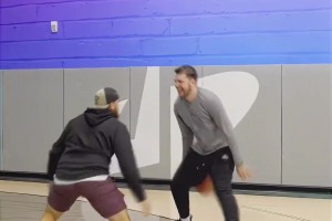 美娜和小七，二者必須選一個(gè)做終身伴侶，應(yīng)該選誰？