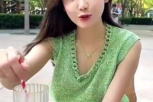 找男朋友帥和有錢哪個(gè)更重要？美娜：都很重要啊，但帥更重要??