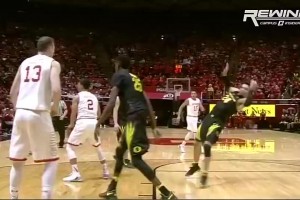 狄龍說火箭全是假摔？美媒調(diào)侃：他竟忘了自己當年的炸裂假摔??