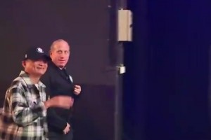 馬云此前現(xiàn)身NBA中國賽現(xiàn)場(chǎng)，球迷激動(dòng)得直接喊“爸爸”??