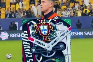 葡萄牙好大哥！C羅定制冠軍紀(jì)念表贈(zèng)隊(duì)友包括若塔