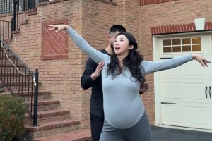 張曼源與老公搞笑情侶挑戰(zhàn)：這能抱得動(dòng)嘛？??