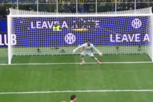 米蘭球迷：聽說對方的點球命中率很高？不好意思，我們有邁尼昂！