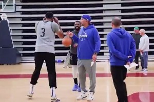 嚇一跳！歐文此前訓(xùn)練時(shí)想和濃眉單挑，被基德及時(shí)制止