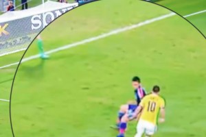 非速度型球員如何面對半單刀球？J羅這球給出了教科書般的答案！