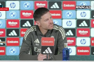 巴薩拉波爾塔經(jīng)常提到皇馬？阿隆索回應(yīng)：在向他的支持者傳信息~