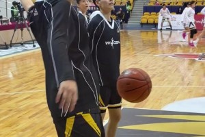 球迷感慨：女球員帥起來，真就沒有男人什么事了