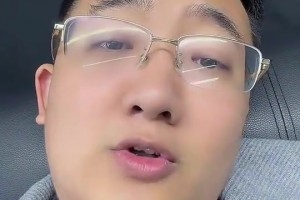 解說(shuō)老鄭此前：盧所取得成就都是當(dāng)初跟詹姆斯在一塊，他沒(méi)戰(zhàn)術(shù)的