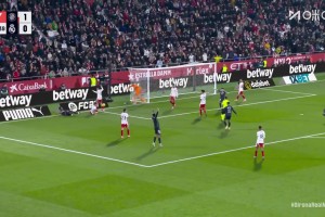 皇馬1-1扳平！維尼修斯左路強(qiáng)突造點(diǎn)，姆巴佩主罰命中