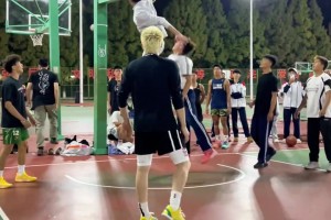 “極限天賦型選手？” 云南扣將簡直變態(tài)！直升機(jī)式飛扣！