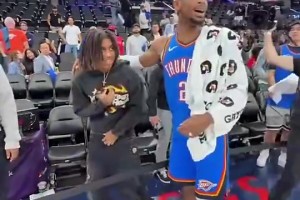 要不回雷霆躺一冠？此前交手，亞歷山大和保羅父子開心打招呼