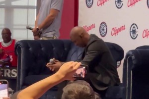 沒想到故事結尾是這樣的…保羅剛回快船時，聽球迷呼喊感覺快哭了