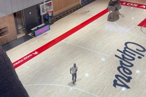 被DNP的賽前，一個人在訓練館加練的時候，不會想到是這個結局吧~