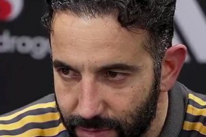 啥反應(yīng)？阿莫林反問(wèn)記者：誰(shuí)更具進(jìn)攻性？記者：科比-梅努！