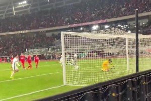 國(guó)安是冠軍！場(chǎng)邊感受國(guó)安打進(jìn)鎖定勝局的一球