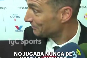 斯卡洛尼談到他與阿爾及利亞主教練的關(guān)系：他當(dāng)時沒讓我上場，現(xiàn)在我要好好教訓(xùn)他