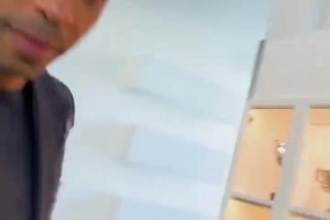 亨利去卡洛斯家里作客~亨利身材保持得挺好，卡洛斯長(zhǎng)胖了