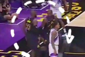 同体型及同动作的两人，场上多次让人分不清 😮吧友们分得清？