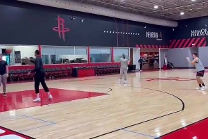 投籃天賦是真好！謝潑德訓(xùn)練都是三分線外一步練投籃啊！