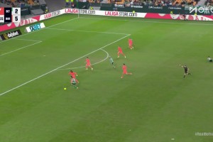 孔德禁區(qū)內(nèi)鏟倒阿布德送點(diǎn)！庫(kù)喬點(diǎn)射破門貝蒂斯3-5巴薩！