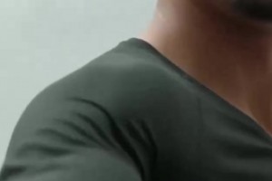 薩拉赫真隊內(nèi)大佬風范，之前早餐時間每個隊友都要上前打招呼示意