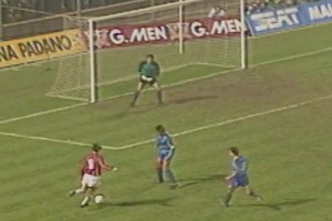 戰(zhàn)勝巴薩，AC米蘭的首座歐洲超級杯冠軍