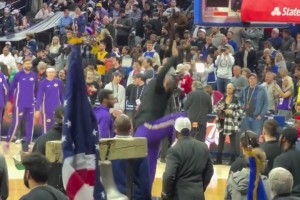 即將41歲的老詹有多能蹦？這彈跳，兒子布朗尼看了都羨慕??